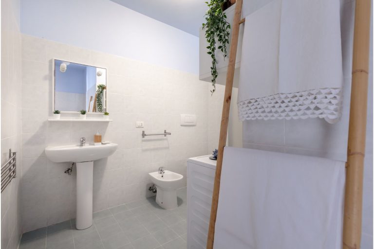 Modern bathroom in Le Marche Italy accommodation