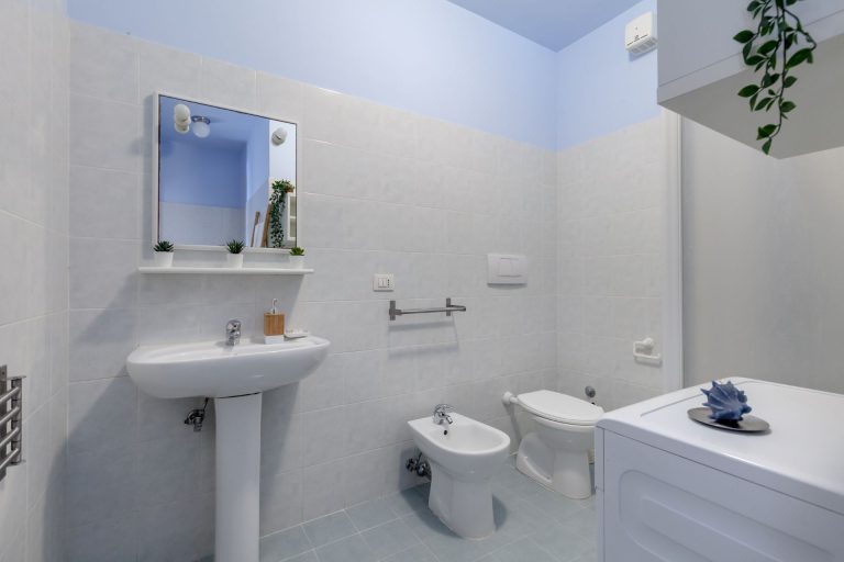 Modern bathroom in Le Marche Italy accommodation
