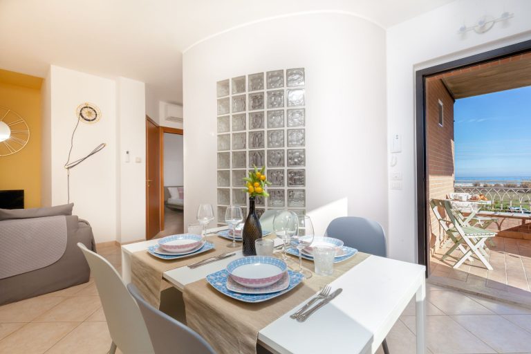 Dining area – Le Marche Italy seaside accommodation