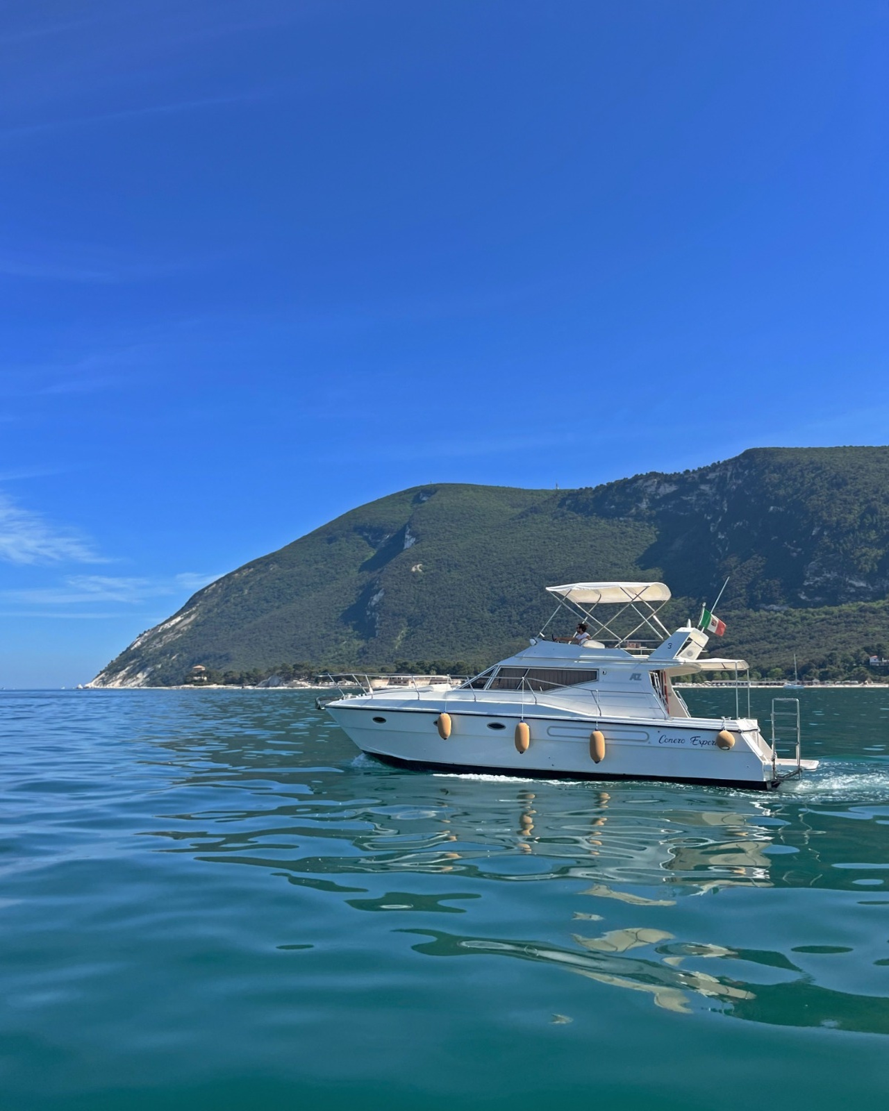 Yacht Cruise