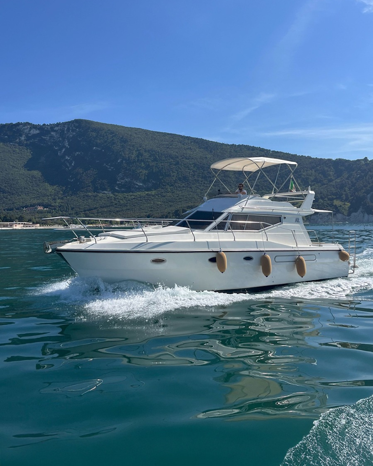 Yacht Cruise